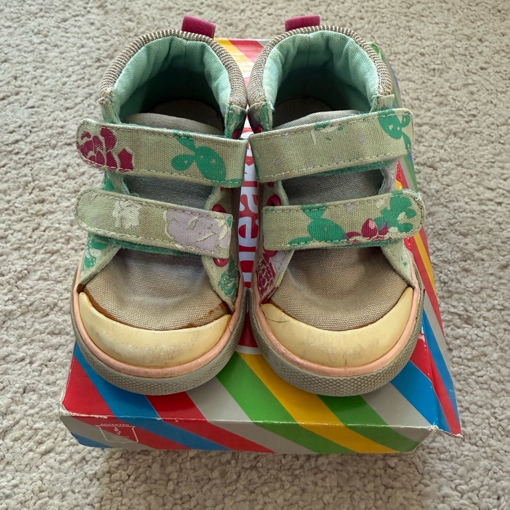 See Kai Run Sneakers size 4